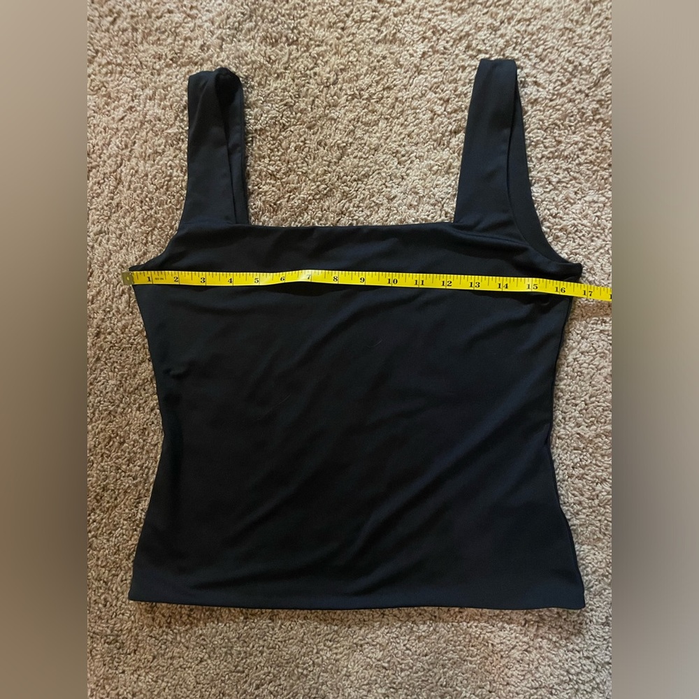 Black tank top - Picture 5 of 8